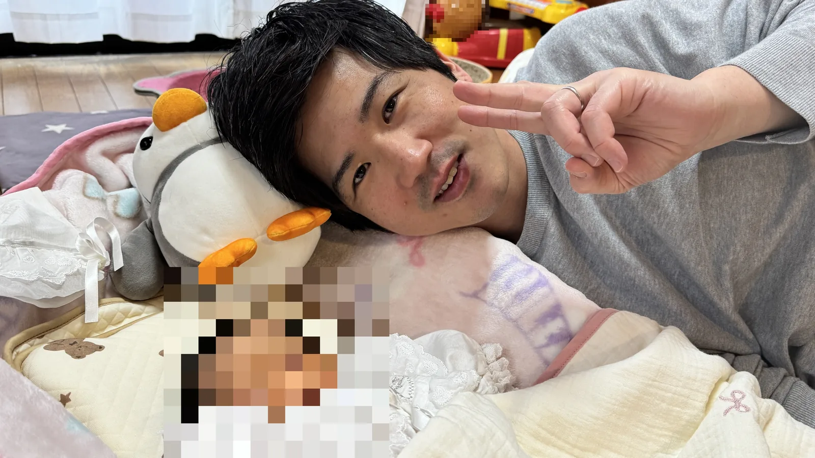 生まれたばかりの次女と